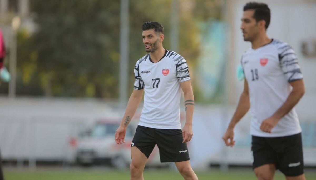 سرگیجه یحیی گلمحمدی در جناح چپ پرسپولیس سرگیجه یحیی گلمحمدی در جناح چپ پرسپولیس