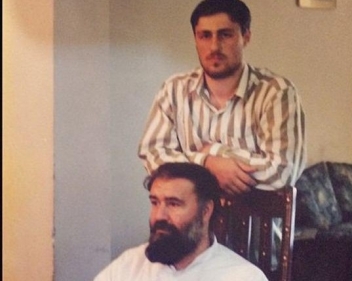 سید حسن خمینی:همیشه احساس مى کنم حرف هاى ناگفته پدرم باقى ماند/شاید اگر پدرم مى ماند بیش از پیش آزار مى دید/درگذشت ناگهانى و نامترقّبه اش هنوز داغ پایدار خانه ماست سید حسن خمینی:همیشه احساس مى کنم حرف هاى ناگفته پدرم باقى ماند/شاید اگر پدرم مى ماند بیش از پیش آزار مى دید/درگذشت ناگهانى و نامترقّبه اش هنوز داغ پایدار خانه ماست