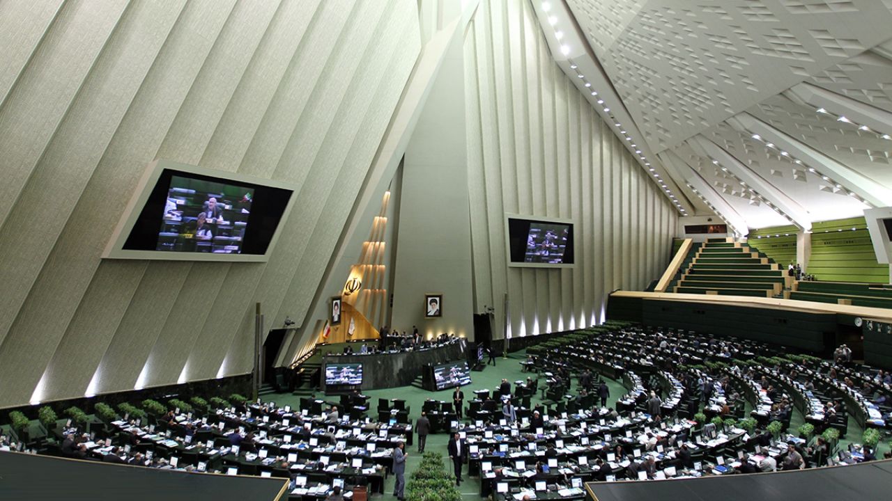 تقدیر مجلس از صداوسیما: با پخش «گاندو» بصیرت و آگاهی سیاسی مردم را بالا بردید
