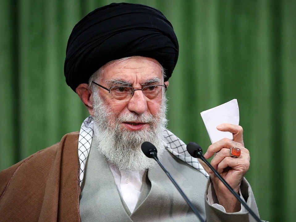 در دنیای امروز، فضای مجازی زیر کلید مستکبران است / مسئولین کشور به‌نحوی عمل کنند که دشمن نتواند به هر شکل و هر جا که اراده کرد، در فضای مجازی برخورد کند