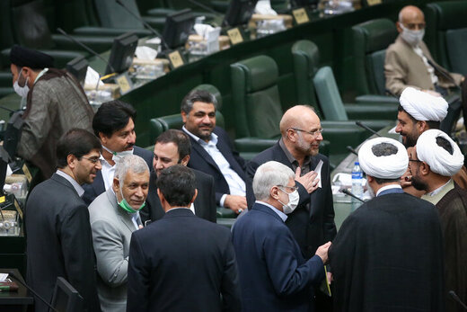 مجلسی ها ، لایحه بودجه آشفته و پر ریسک دولت را می پذیرند؟ مجلسی ها ، لایحه بودجه آشفته و پر ریسک دولت را می پذیرند؟