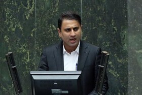 آیا معاون وزیر کار می تواند با ٤ ميليون تومان، حداقلهای زندگی خود را بگذراند؟! آیا معاون وزیر کار می تواند با ٤ ميليون تومان، حداقلهای زندگی خود را بگذراند؟!