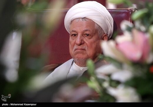 محسن هاشمی : ترور از سوی بیگانگان یا عوامل خودسر، فرضیه های جدی مرگ غیرطبیعی آیت الله هاشمی است