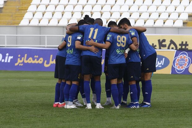 مشکل بزرگ فرهاد مجیدی و استقلال برابر فولاد