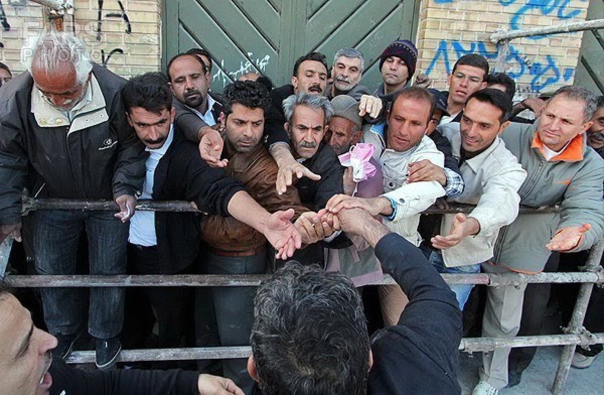 تحقیر مردم توسط تریبون‌داران انقلابی؛ به سبک زندگی ۴۰ سال قبل برگردید!