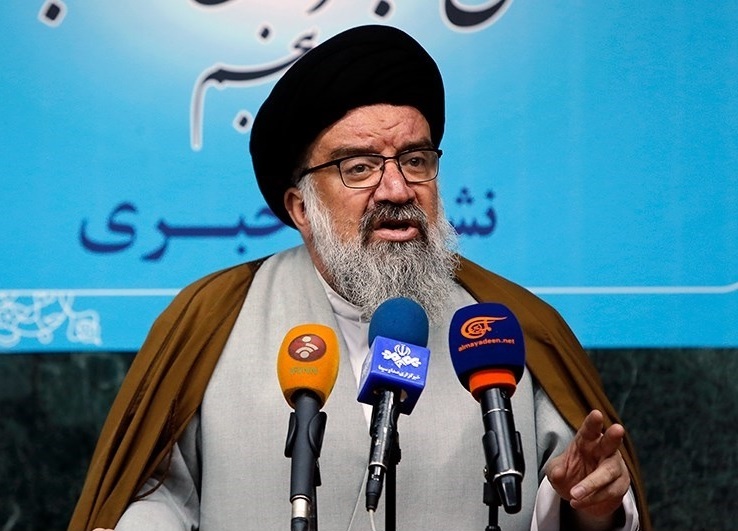 احمد خاتمی: آمریکا سیاست خارجی خود را در همه جای جهان تعطیل کرده و تمام تمرکز خود را بر ایران گذاشته
