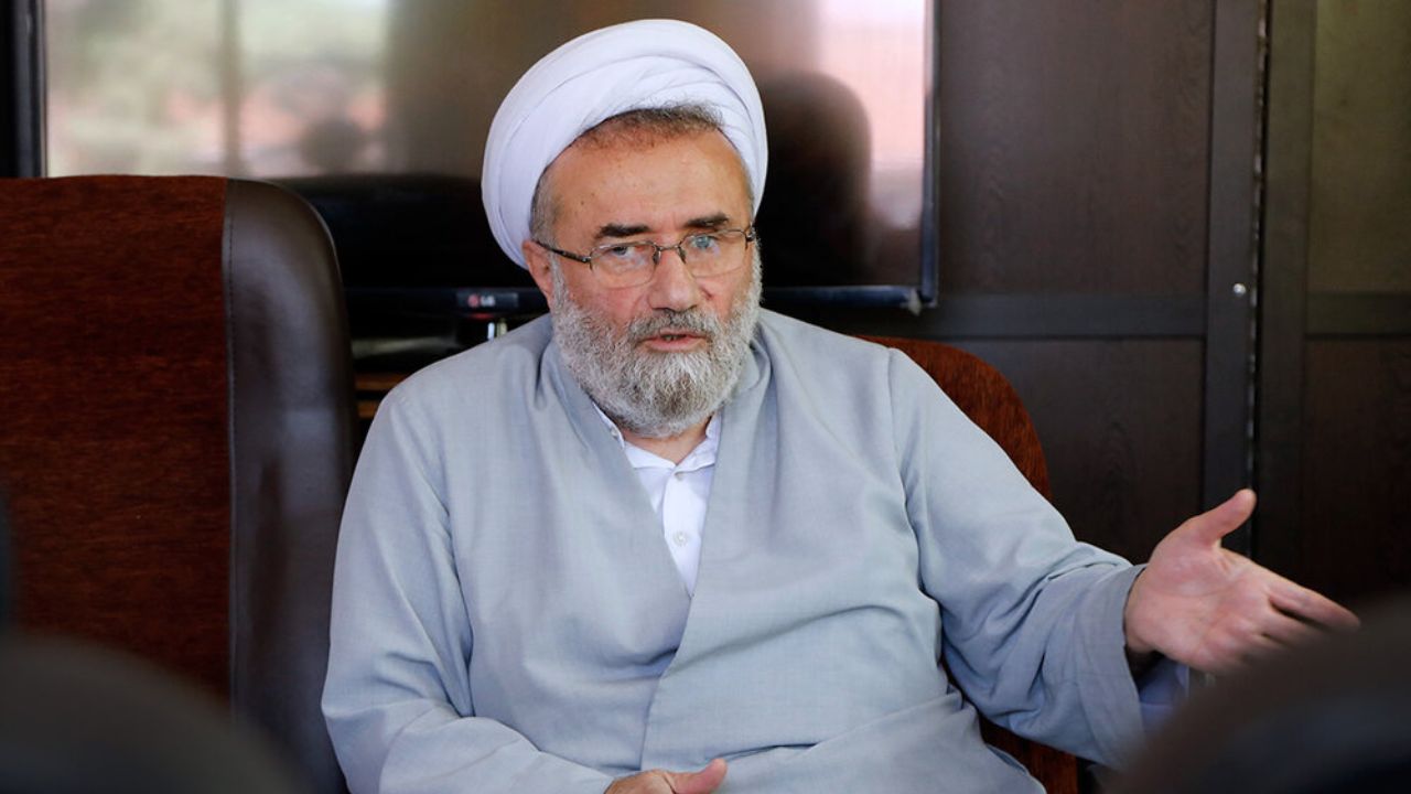 مسیح مهاجری: برخی ائمه جمعه، بخشنامه ای عمل می کنند؛ توجیه کننده رفتار دولت هستند