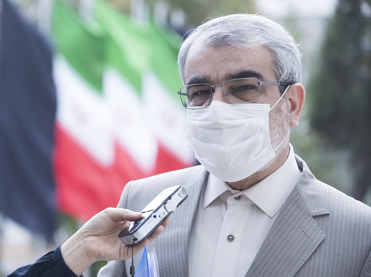 کدخدایی: ثبت نام کسانی که مدارک اعلام شده از سوی شورای نگهبان را به همراه نداشته باشند اعتبار ندارد؛ به نماینده‌مان گفته ایم تحویل نگیرد
