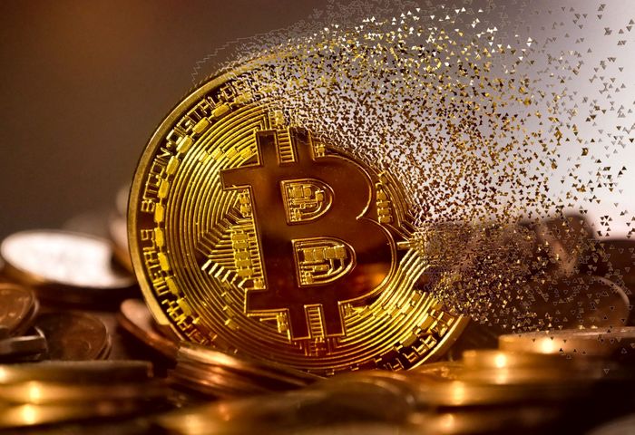 دلیل ریزش سنگین قیمت بیت کوین چیست؟