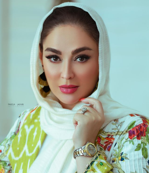 آرایش غلیظ و عروسکی الهام حمیدی پس از ازدواج + عکس آرایش غلیظ و عروسکی الهام حمیدی پس از ازدواج + عکس