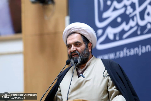 حجت الاسلام و المسلمین محمد سروش محلاتی: تأثیر تنش های خارجی بر معیشت مردم را نمی توان نادیده گرفت