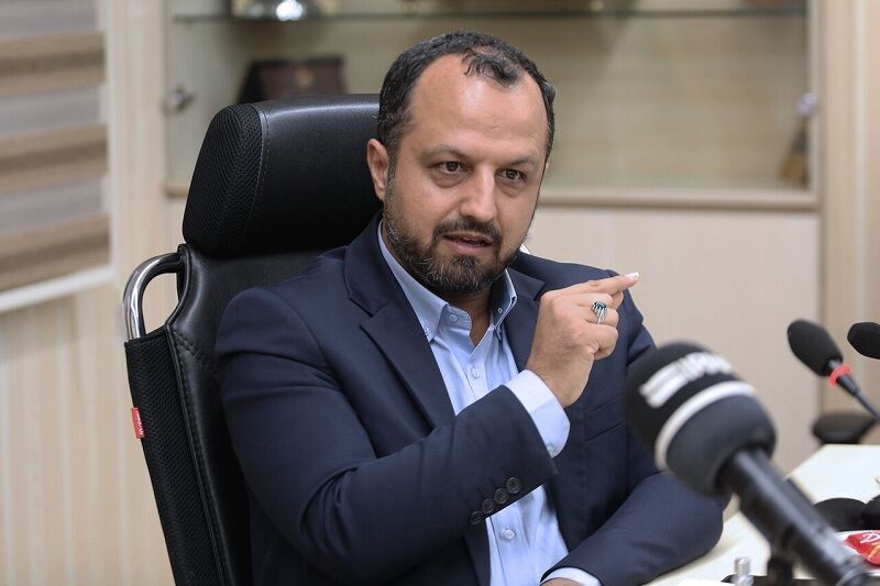 وزیر اقتصاد بی‌خیال بورس