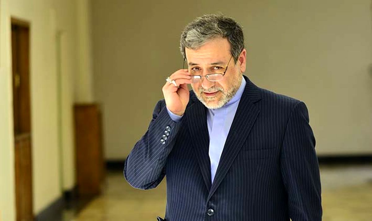 عراقچی در کنار تیم دیپلماسی