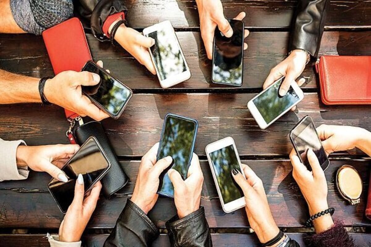 چالش‌های پیش‌روی اینترنت در ۱۴۰۱/ از فیبر نوری تا اصلاح تعرفه