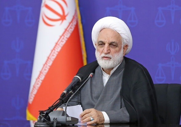 رئیس دستگاه قضا: اخیرا ۴۰ کشتی در بنادر ایران وارد شده و تخلیه نشده‌اند / به برخی از این کشتی‌ها از ۲۵ هزار تا ۶۵ هزار دلار در هر روز، جریمه پرداخت می‌شود