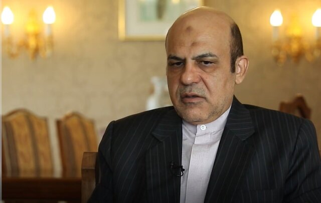 جاسوسي با پيشاني پينه ‌بسته
