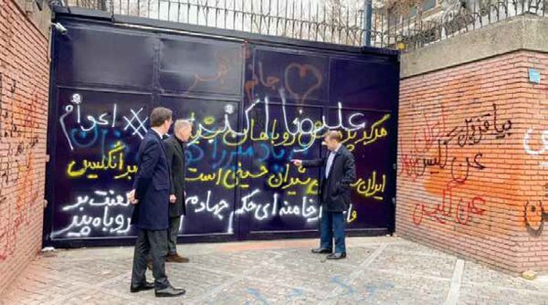 نه غربی، نه غربی!