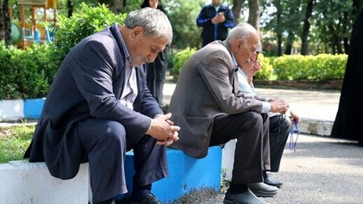 تامین اجتماعی برای واریز عیدی بازنشستگان فعلا منابع ندارد