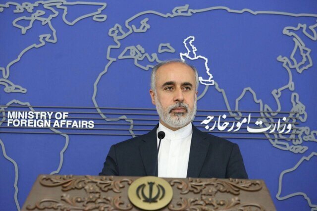 واکنش سخنگوی وزارت خارجه به دیدار مکرون با برخی عناصر مخالف نظام: به سراغ چند دلقک بی‌هویت رفته / نه به دموکراسی اعتقاد دارد نه انقلاب ایران را می شناسد