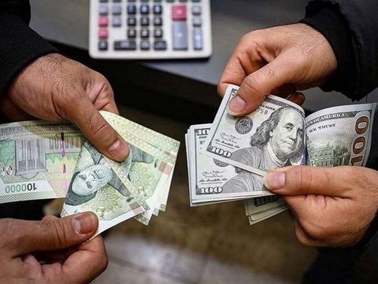 فروش ارز با کارت ملی متوقف شد