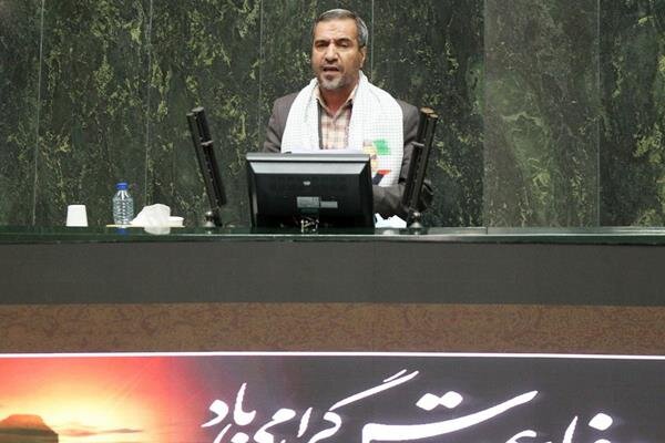 نماینده بیرجند در حین ایراد نطق از حال رفت نماینده بیرجند در حین ایراد نطق از حال رفت