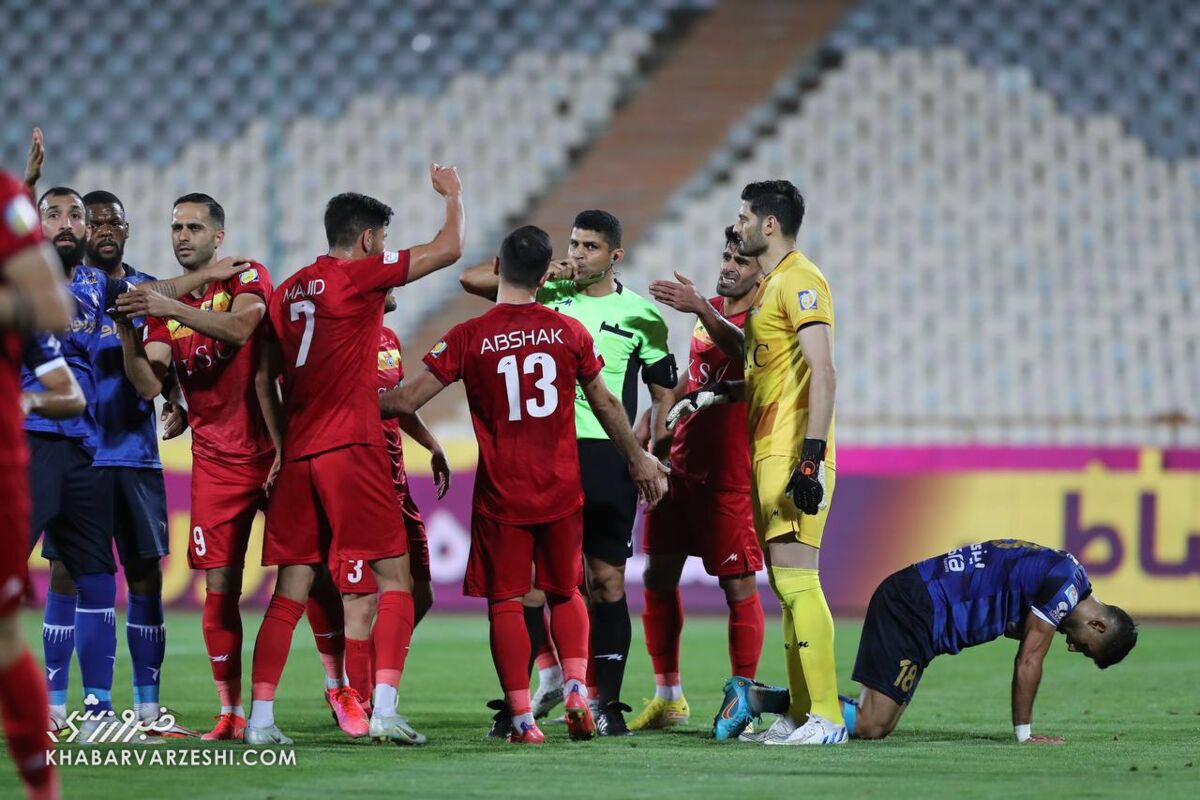 داوری که قرار است آرامش را به استقلالیها برگرداند داوری که قرار است آرامش را به استقلالیها برگرداند