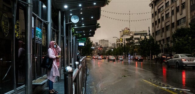 وزش باد شدید در جنوب و غرب تهران / کاهش دما تا پنجشنبه