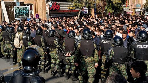شکاف میان طیف قالیباف با تندروها بر سر مطالبات نسل جوان/در لباس انقلابی گری بحران می آفرینند/صدای جوانان شنیده نشد