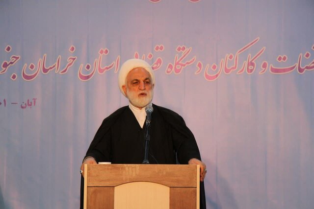 محسنی اژهای: با قانون، عدل و به دور از احساسات با موضوع اغتشاشات برخورد خواهد شد محسنی اژهای: با قانون، عدل و به دور از احساسات با موضوع اغتشاشات برخورد خواهد شد
