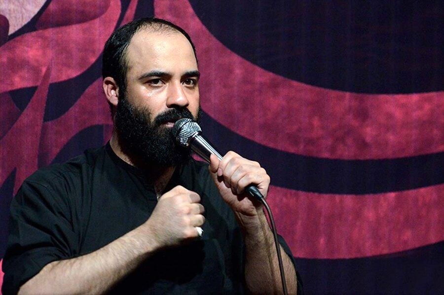 مداح مشهور: دیدم که باتوم به زن مردم میزدند .../من را متهم به مزدور نظام نکنید مداح مشهور: دیدم که باتوم به زن مردم میزدند .../من را متهم به مزدور نظام نکنید