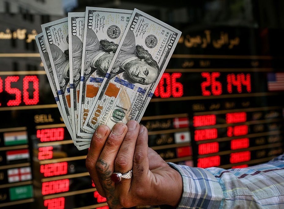 دلار وارد کانال ۳۸ هزار تومان شد