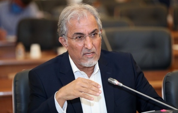 حسین راغفر: در ۶ الی ۷ ماه گذشته بیش از ۴۰ درصد بر قیمت دلار اضافه شد / خودِ دولت عامل گرانی افزایش نرخ دلار بوده چرا که با کسری بودجه مواجه است