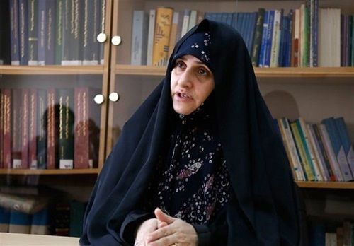 محمد مهجری خطاب به رئیسی: هَمسرتان را به عنوان وزیر آموزش و پرورش معرفی کنید تا بقیه دولت از دستش خلاص شود