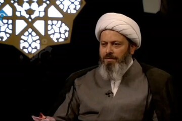 حمله تند سایت محسن رضایی به روحانی نزدیک به قالیباف: او چرا خلع لباس نمی شود؟ /این اظهارات برای هل دادن نیروهای نظامی به یک جنگ کنترل نشده با آمریکاست