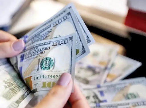 ۲ پیش بینی از قیمت دلار / دلار در کانال ۵۰ هزار تومانی تثبیت می‌شود؟