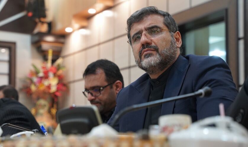 وزارت ارشاد، آگهی های دولتی روزنامه جمهوری اسلامی را قطع کرد / مسیح مهاجری: بیگانه بودن وزارت ارشاد از مطبوعات موجب شده هیچ نقدی را برنتابند