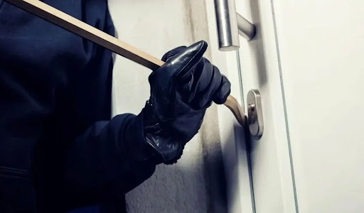 افزایش ۲۷۹ درصدی سرقت از اماکن دولتی/ سرقت در ایران طی یک دهه ۸۶ درصد بیشتر شد