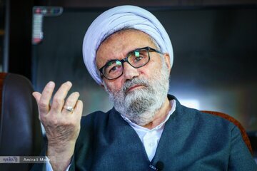 واکنش مسیح مهاجری به اتفاق درمانگاه قم/ اکثریت روحانیون قم،عقلانی و منطقی و اخلاقمدارند اما بعضی از آنها در محافل افراطی تربیت شده اند