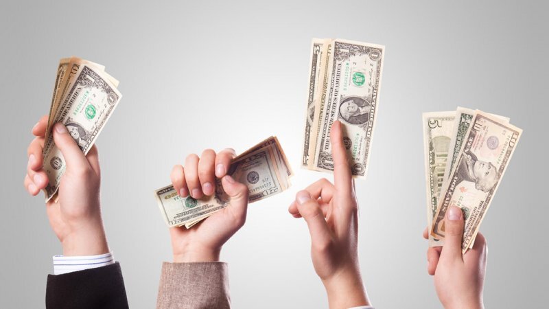 ارز مسافری کماکان پابرجاست/ دلالان نقره داغ شدند