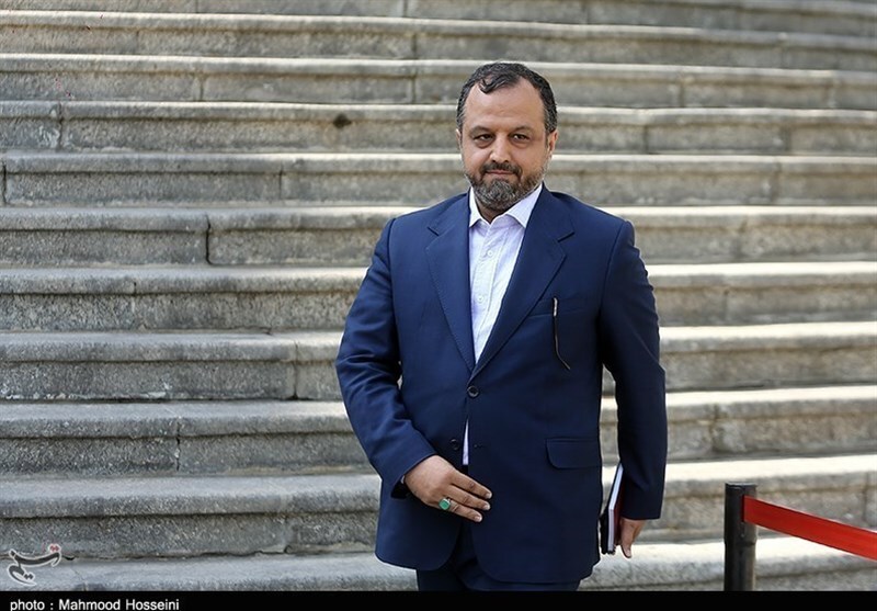 خاندوزی: کارمزد کارت به کارت افزایش یافت خاندوزی: کارمزد کارت به کارت افزایش یافت