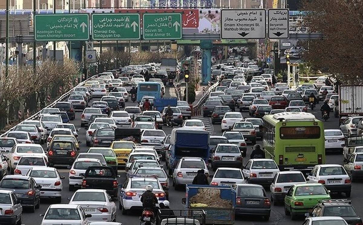 آماری عجیب از تلف شدن وقت شهروندان در ترافیک پایتخت | روزانه چند خودروی پلاک تهران در شهر تردد می‌کنند؟