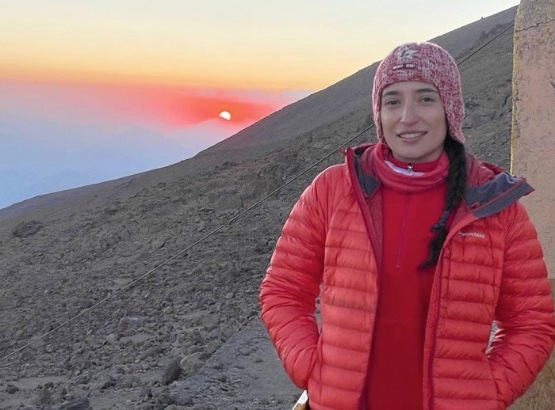 نگار جواهریان بر فراز قله دماوند/عکس نگار جواهریان بر فراز قله دماوند/عکس