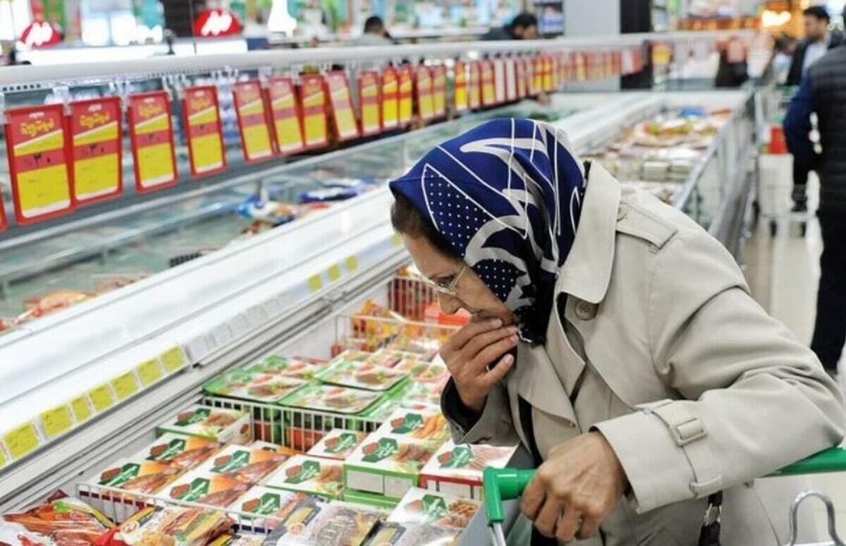 با افزایش ۰.۴ واحد درصد، تورم نقطه به نقطه خانوار‌های کشور به ۳۹.۸ درصد رسید / افزایش تورم ماهانه برای گروه‌های عمده «خوراکیها، آشامیدنی‌ها و دخانیات»، از ۱.۲ درصد به ۲.۶ درصد