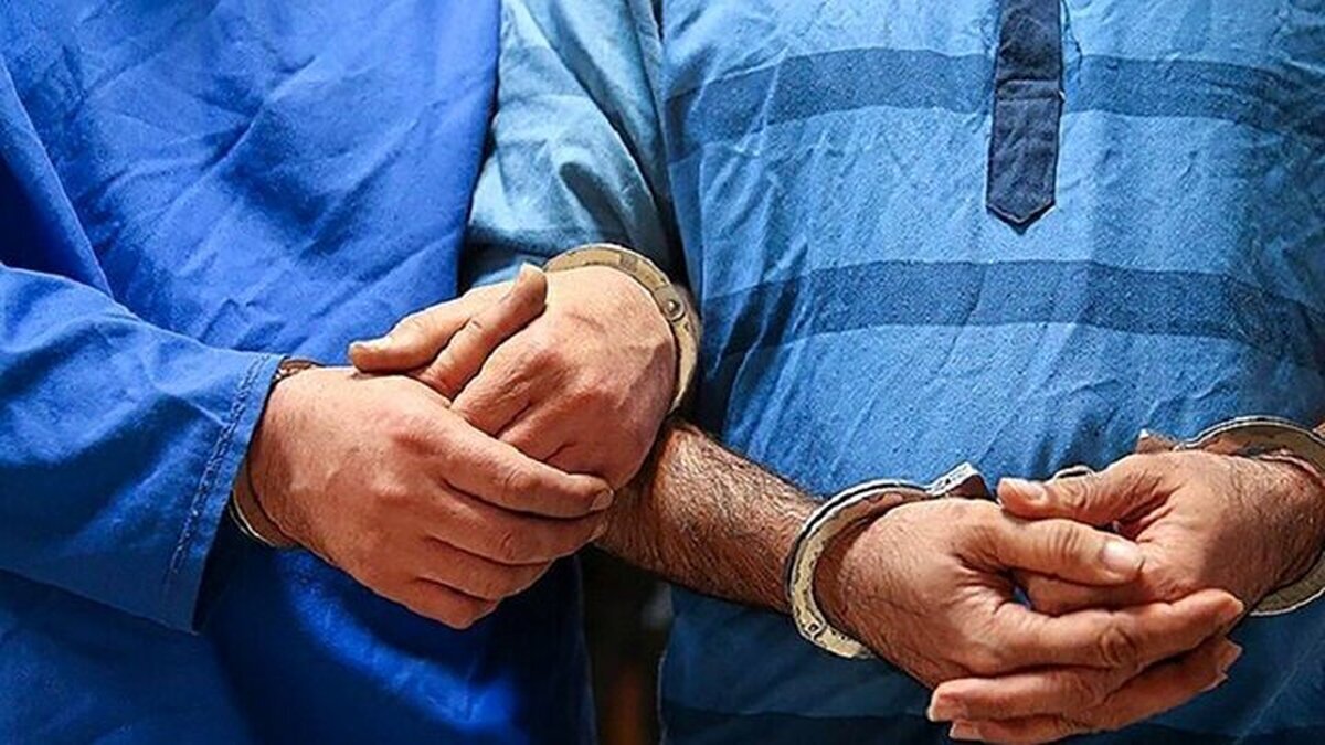دو جوان جان خود را بر سر کری‌خوانی گذاشتند