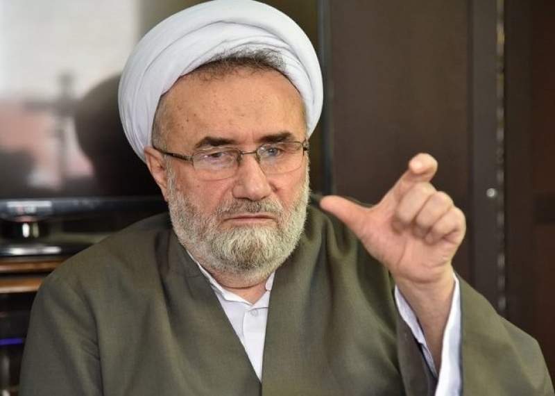 مسیح مهاجری: قرار بود نظام برآمده از انقلاب، نه سوسیالیستی باشد و نه کاپیتالیستی / از وقتی زمام امور را به افراد کوتاه‌قد و نابلد و ناکارآمد سپردیم، بیماری سوسیالیسم به سراغ ما هم آمد