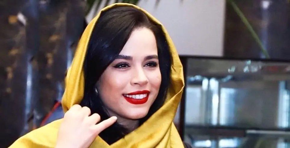 به این شکل ملیکا شریفی نیا جای پژمان بازغی را گرفت!/عکس به این شکل ملیکا شریفی نیا جای پژمان بازغی را گرفت!/عکس