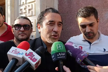 عزیزی: پرسپولیس در حق کریم باقری کملطفی کرد/باید با او قرارداد یک ساله میبستند!/پاسخ خداداد به سوالی درباره بهترین نسل تاریخ عزیزی: پرسپولیس در حق کریم باقری کملطفی کرد/باید با او قرارداد یک ساله میبستند!/پاسخ خداداد به سوالی درباره بهترین نسل تاریخ