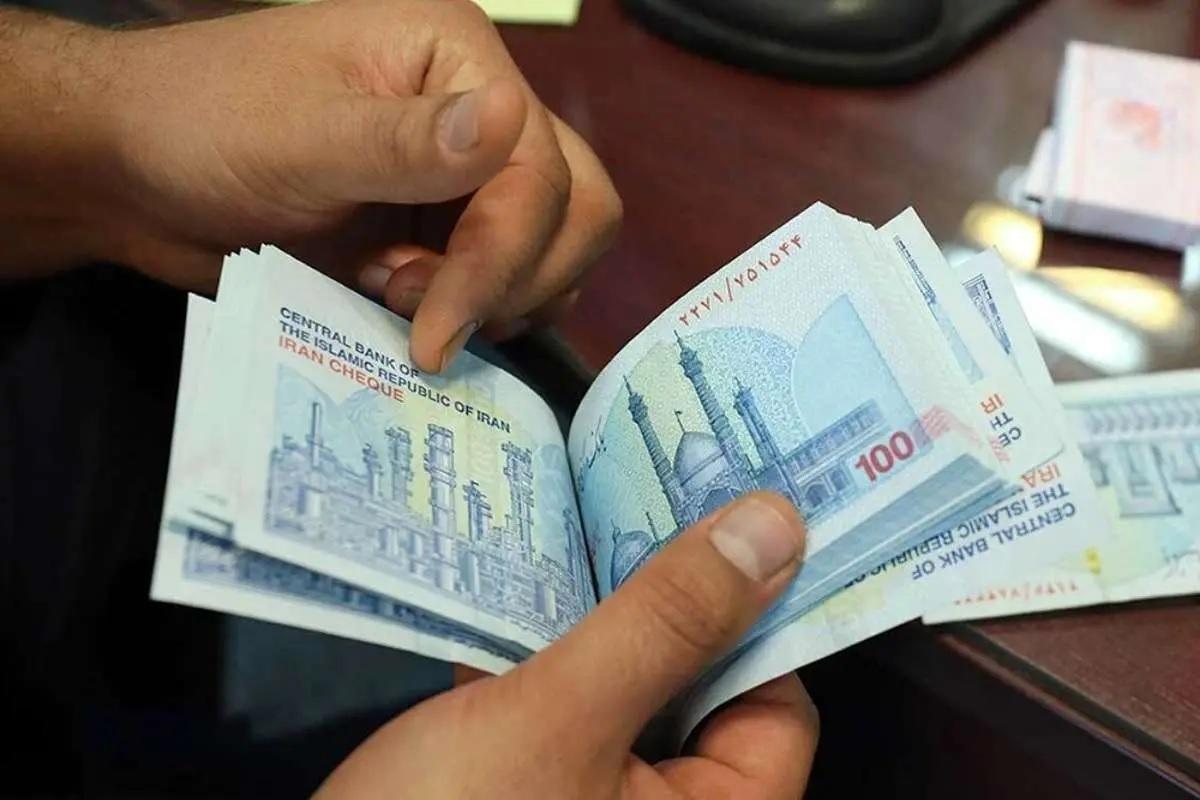 چرا عیدی کارگران از کارمندان بیشتر است؟ چرا عیدی کارگران از کارمندان بیشتر است؟