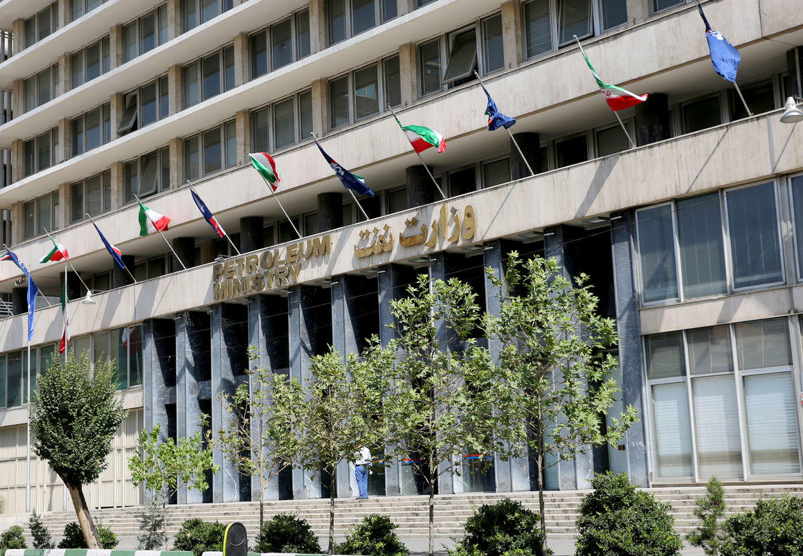 صبح امروز؛ تجمع گسترده بازنشستگان مقابل وزارتخانه در اعتراض به حقوق ها صبح امروز؛ تجمع گسترده بازنشستگان مقابل وزارتخانه در اعتراض به حقوق ها