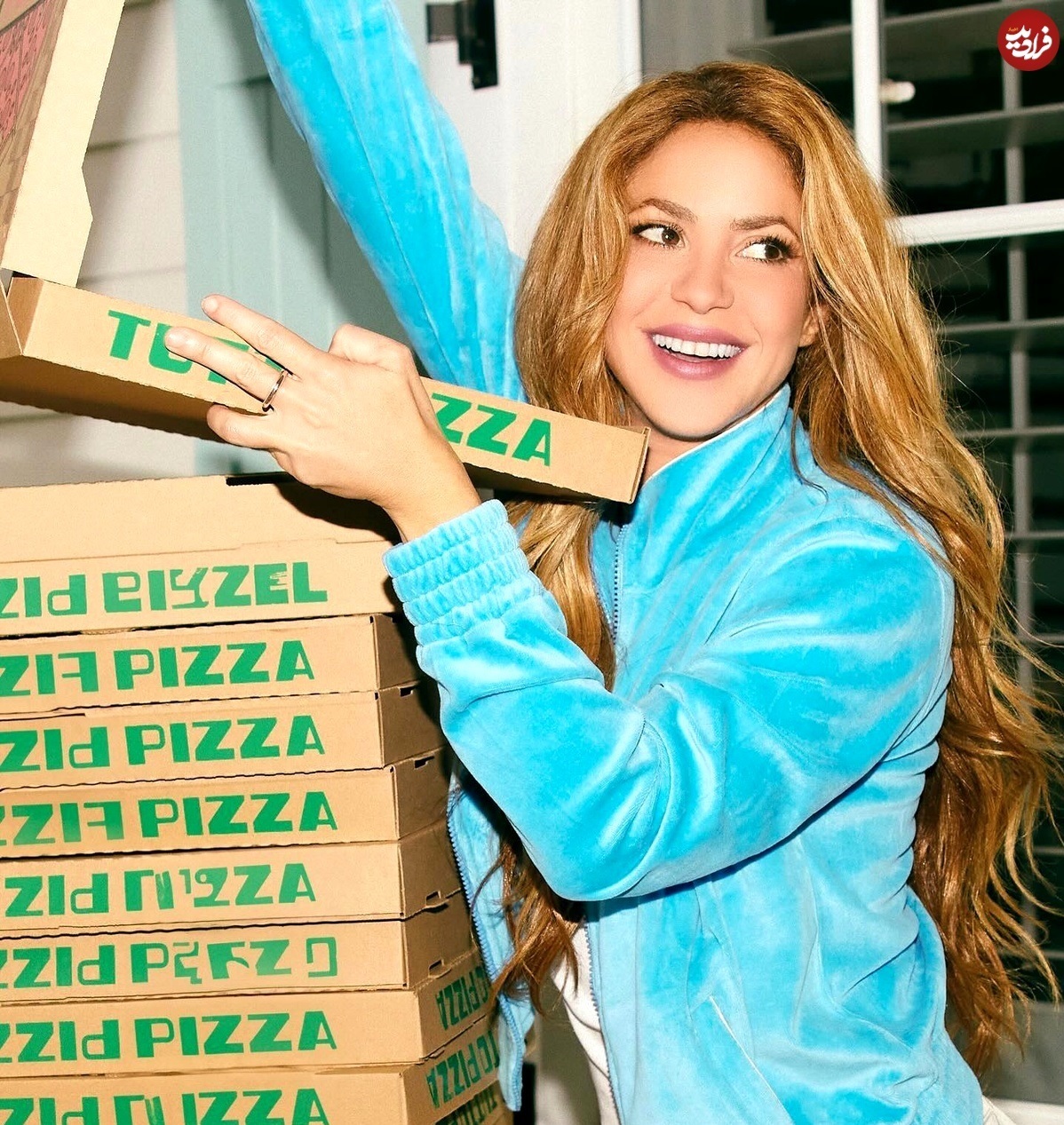 تیپ جدید شکیرا بعد جدایی از پیکه در ۴۷سالگی تیپ جدید شکیرا بعد جدایی از پیکه در ۴۷سالگی